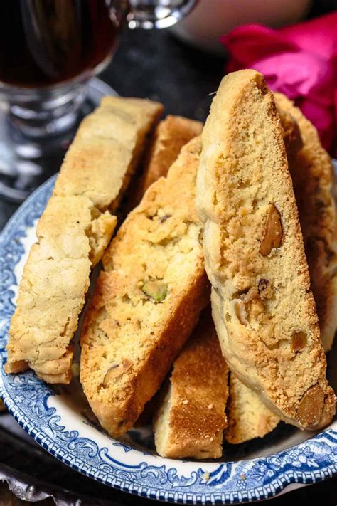 Easy Biscotti Recipe with Pistachios (w/Video) 